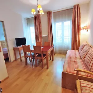 Oo, T2, Centre Luchon, Wifi, Casier A Skis, Ascenseur, 4 Personnes Appartement